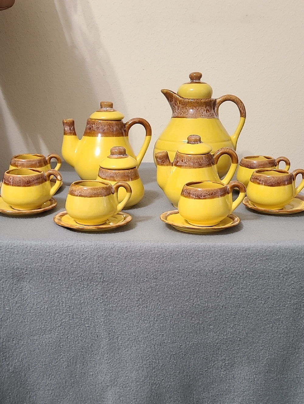 Vintage‎ Yellow & Brown 20 piece Ceramic Coffee & Tea Set - Made In Columbia